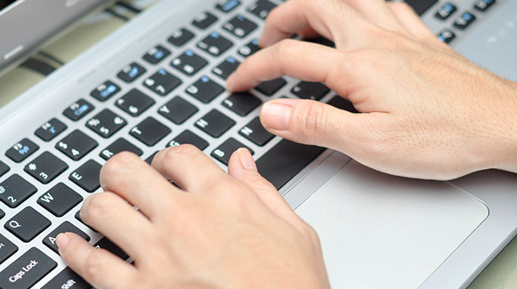 Цахим нягтлантай болмоор байна уу?….